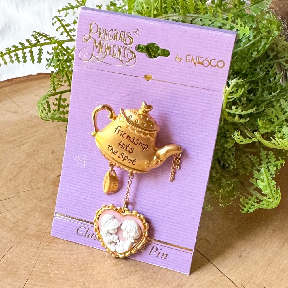 Precious Moments Friendship Hits the Spot Gold Teapot Teacup Brooch Heart Cameo